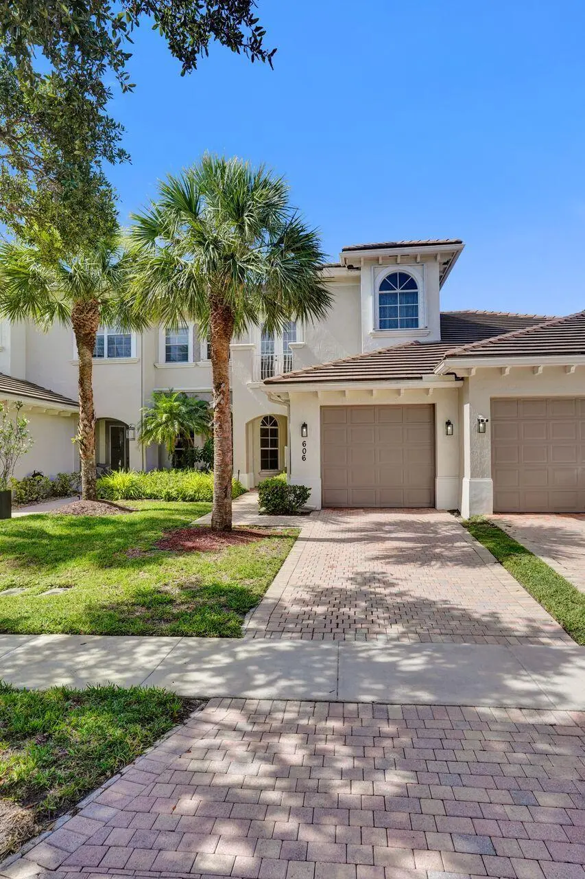 Front of Structure at 6379 Bella Circle 606, Boynton Beach