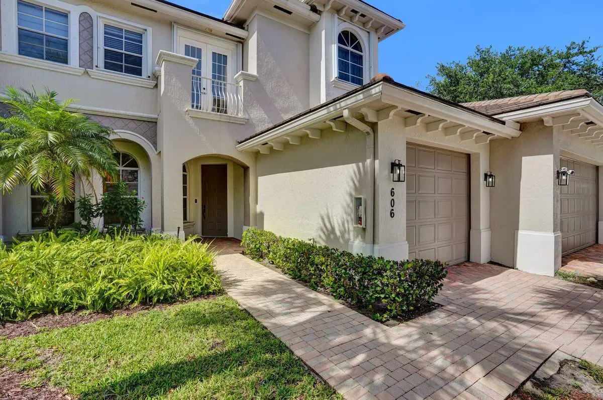 Front of Structure at 6379 Bella Circle 606, Boynton Beach