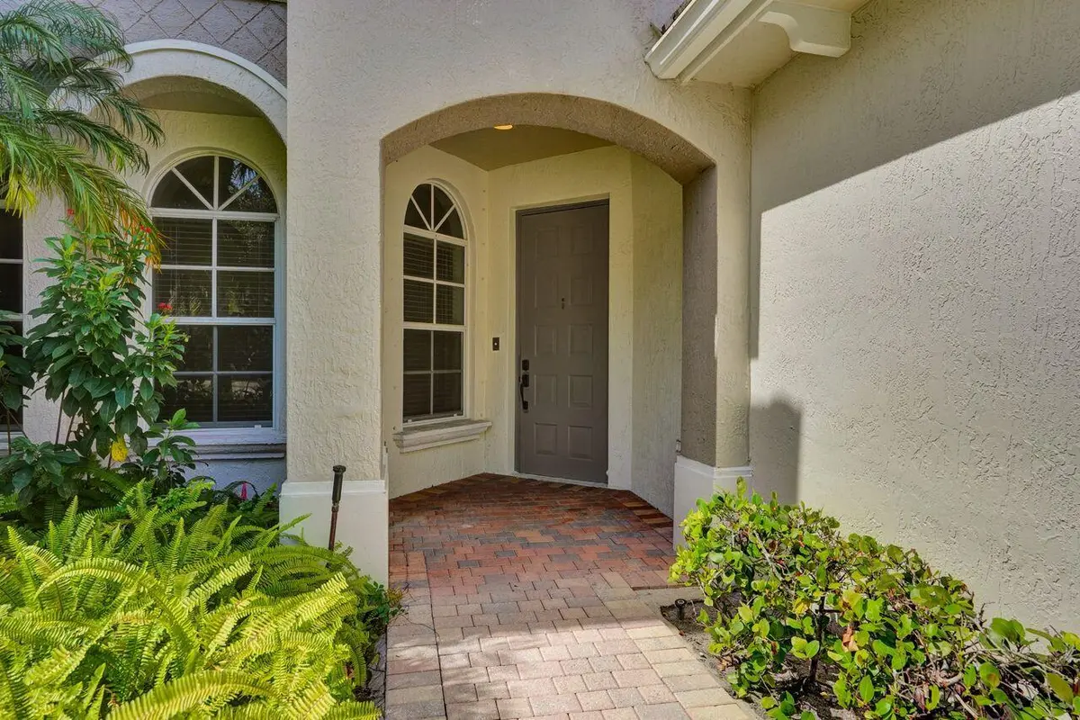 Entrance at 6379 Bella Circle 606, Boynton Beach