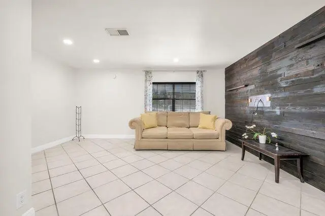 golden arrow6 at 299 SW 7th Street 1060, Boca Raton
