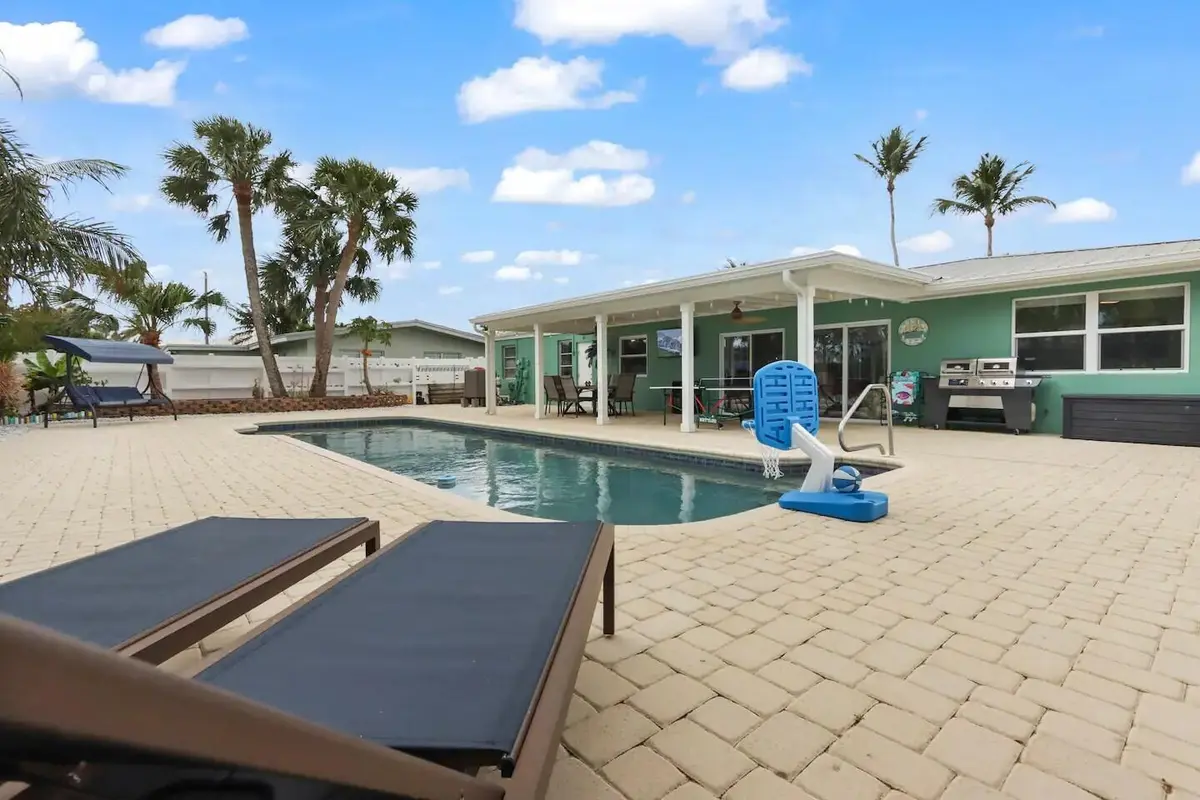 duk0zt6z at 608 Malabar Avenue, Fort Pierce