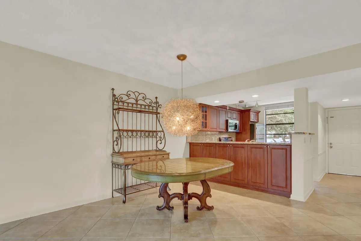 DINING at 3636 WHITEHALL Drive 105, West Palm Beach