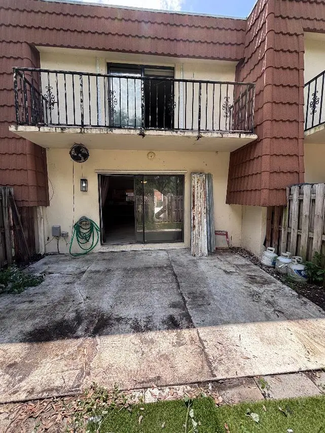Chateau 5 at 113 NW 115th Terrace, Plantation