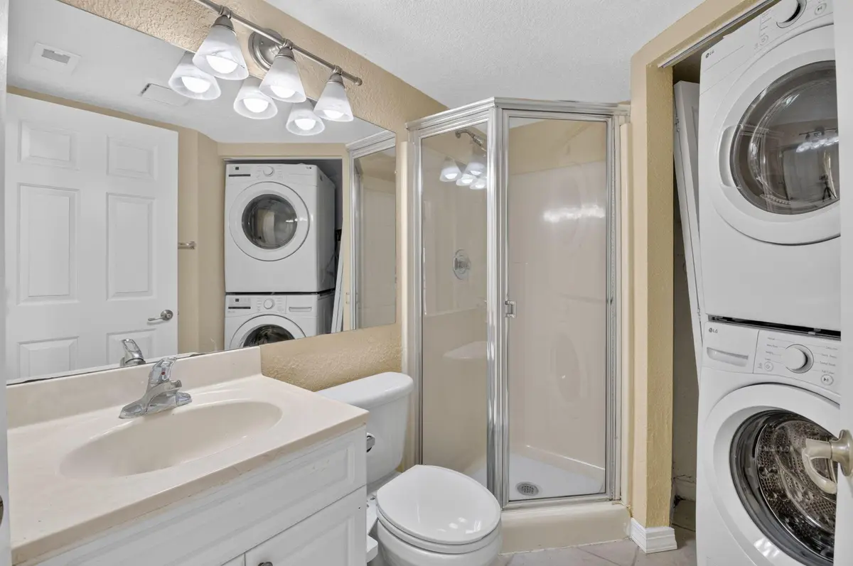 Main Floor Full Bathroom at 8230 Severn Drive A, Boca Raton