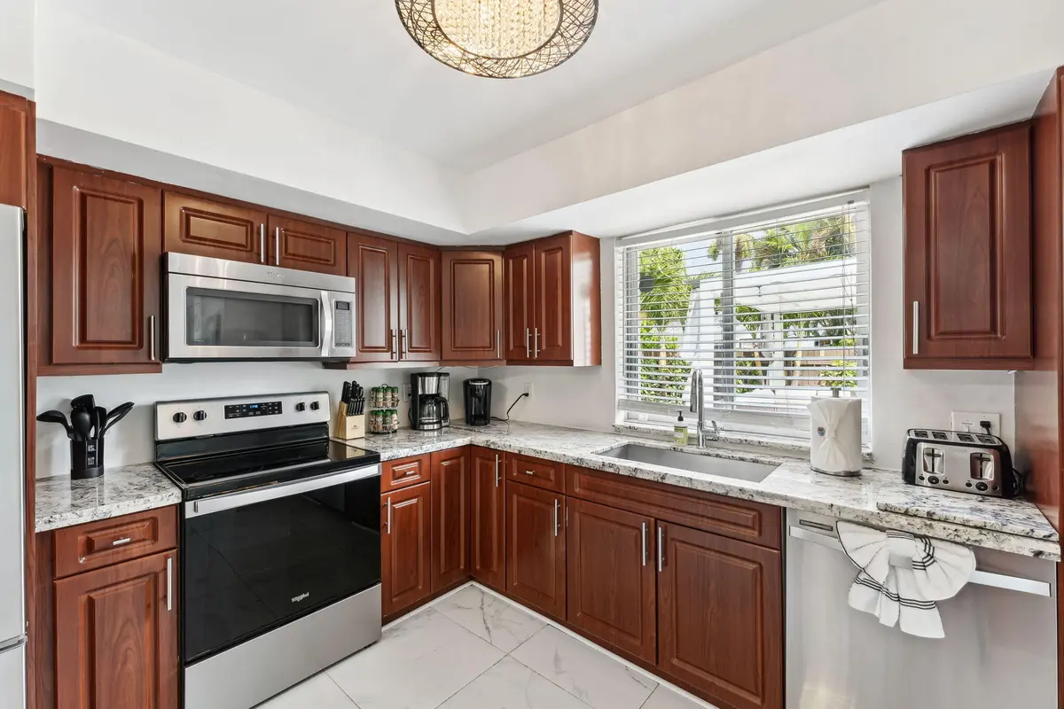 22-web-or-mls-DSC01286 at 1243 GARFIELD Street, Hollywood