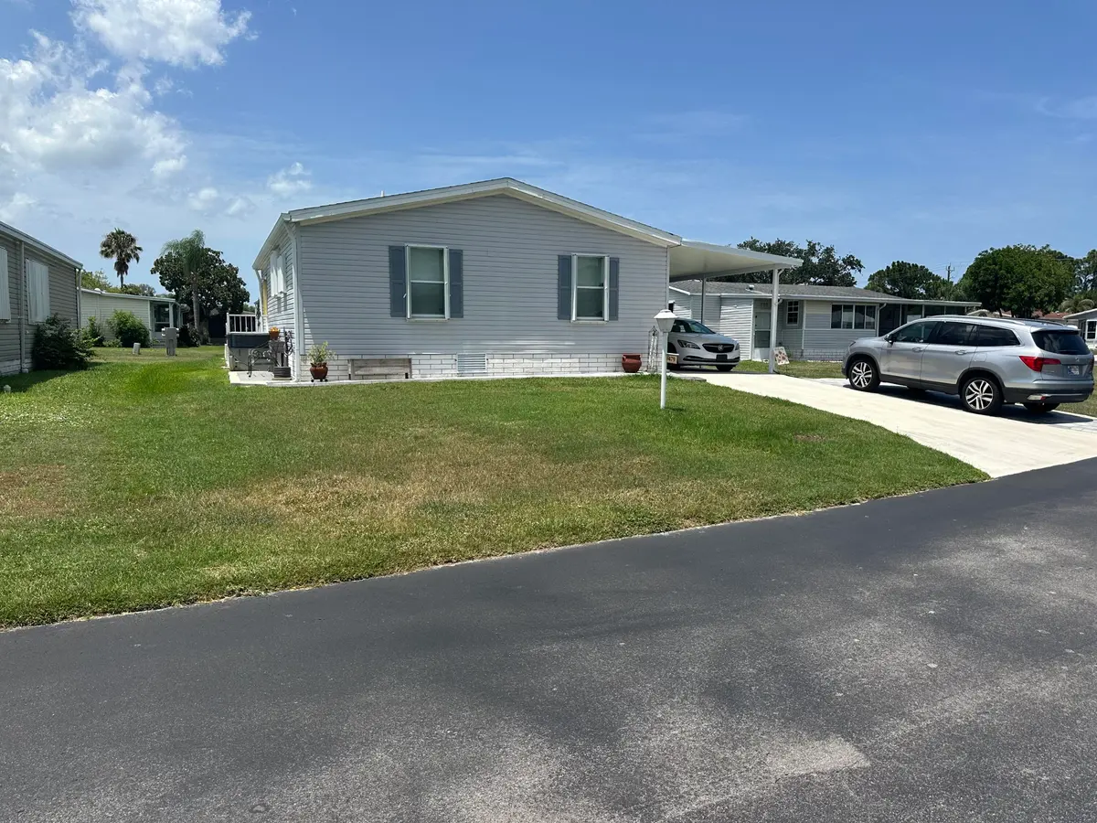 IMG_9413 at 479 TROPICAL ISLES Circle F-18, Fort Pierce