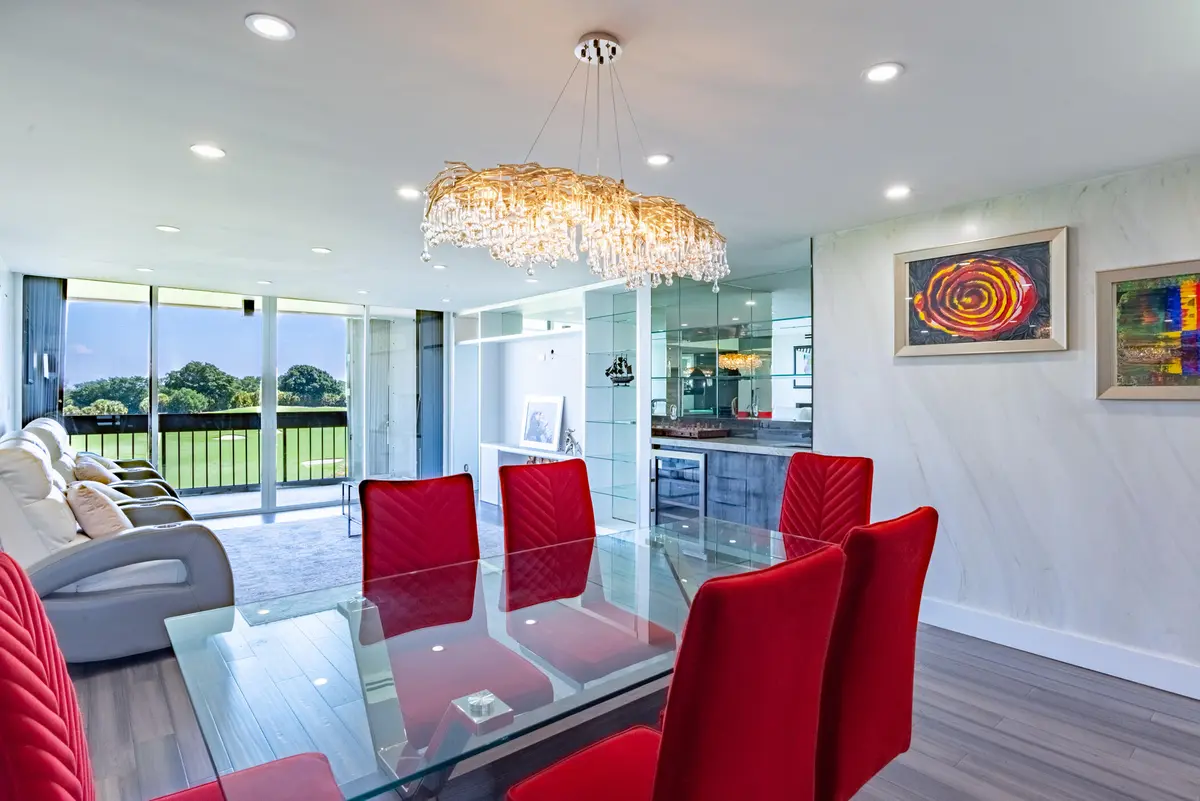 © Clark-2000 Presidential Way 501-011 at 2000 PRESIDENTIAL Way 501, West Palm Beach