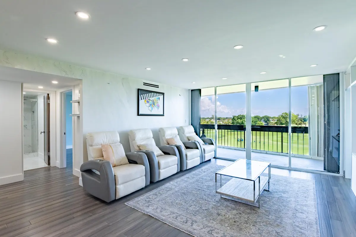 © Clark-2000 Presidential Way 501-014 at 2000 PRESIDENTIAL Way 501, West Palm Beach