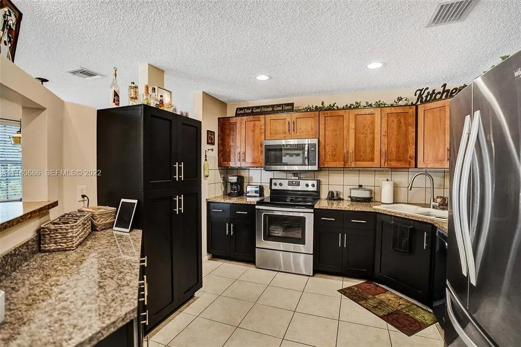 KITCHEN at 4941 Riverside Drive, Coral Springs