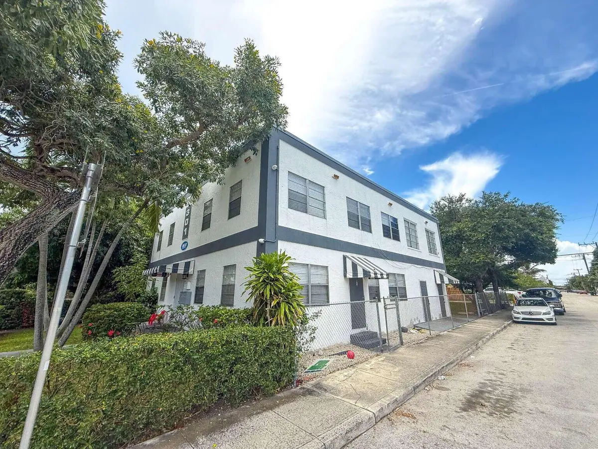 006_Cunningham.6 at 301 S M Street, Lake Worth Beach