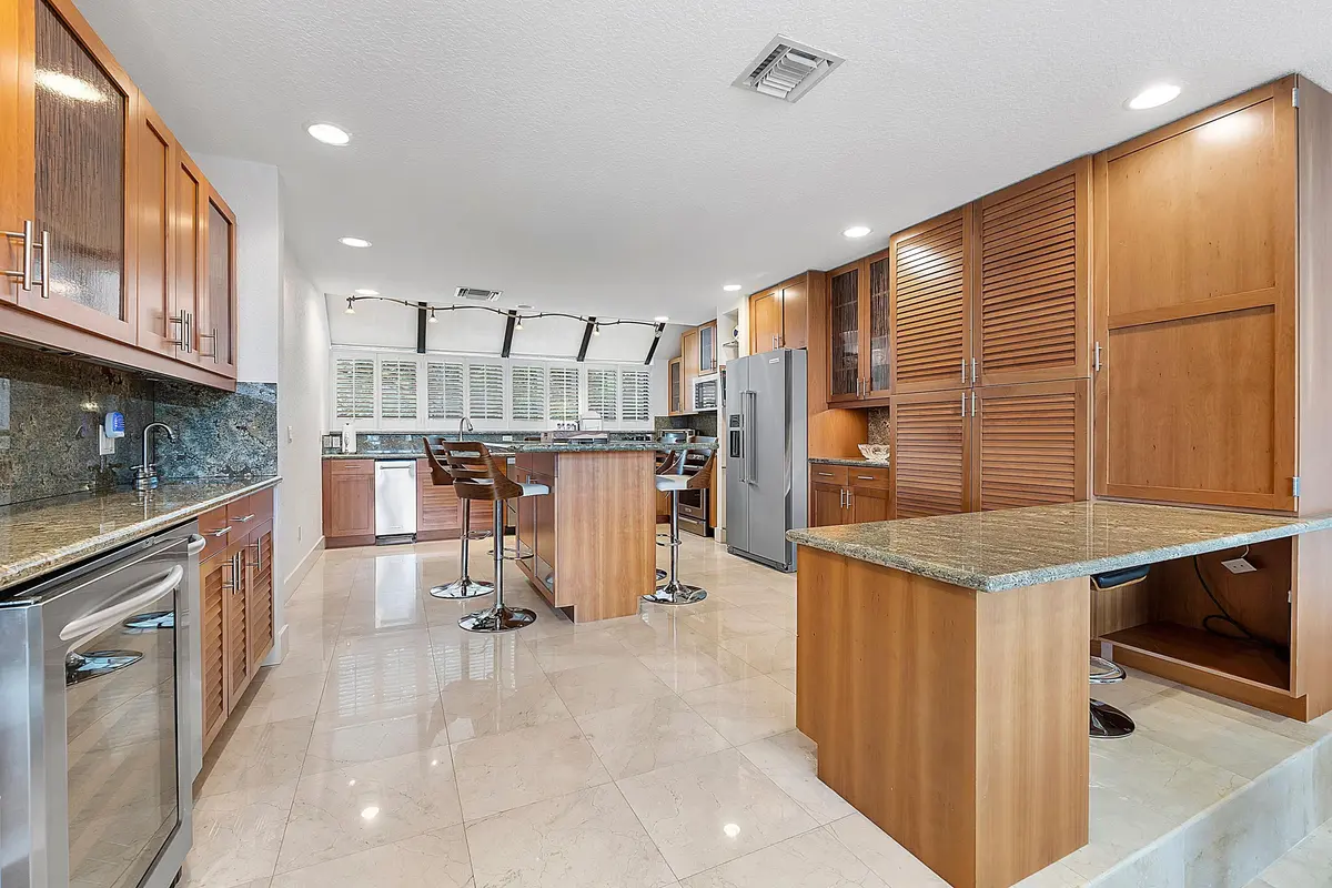 blunTDIg at 40 Portside Drive, Fort Lauderdale