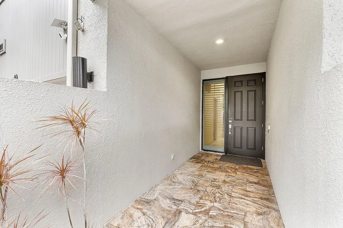 WxqY99mQ at 40 Portside Drive, Fort Lauderdale