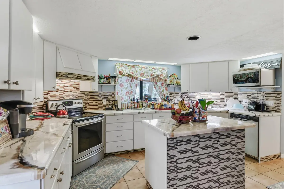Kitchen at 2937 SE Darien Road, Port St. Lucie