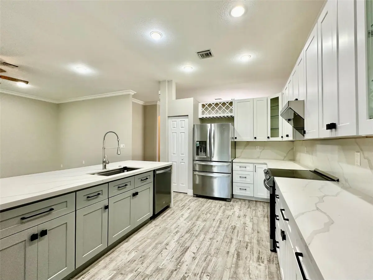 Photo 3 at 4109 W WHITEWATER Avenue, Weston