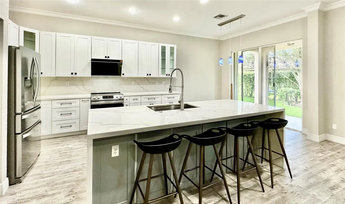 Photo 7 at 4109 W WHITEWATER Avenue, Weston
