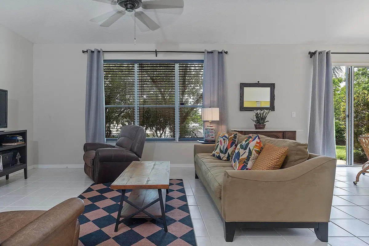 2601 - 1 - 107 at 2901 E Aragon Boulevard 1, Sunrise