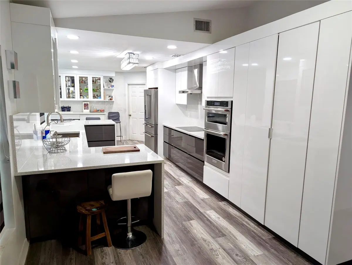 Photo 4 at 6421 CROSSBOW Court, Davie