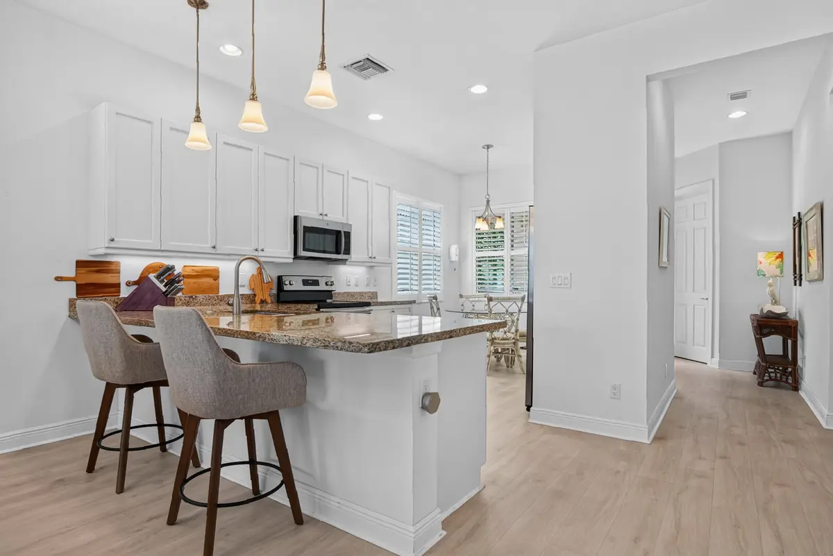 Breakfast Bar at 20016 SW Caserta Way, Port St. Lucie