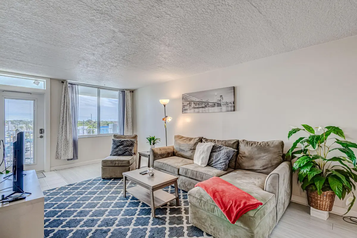 Living room at 108 Paradise Harbour Boulevard 512, North Palm Beach