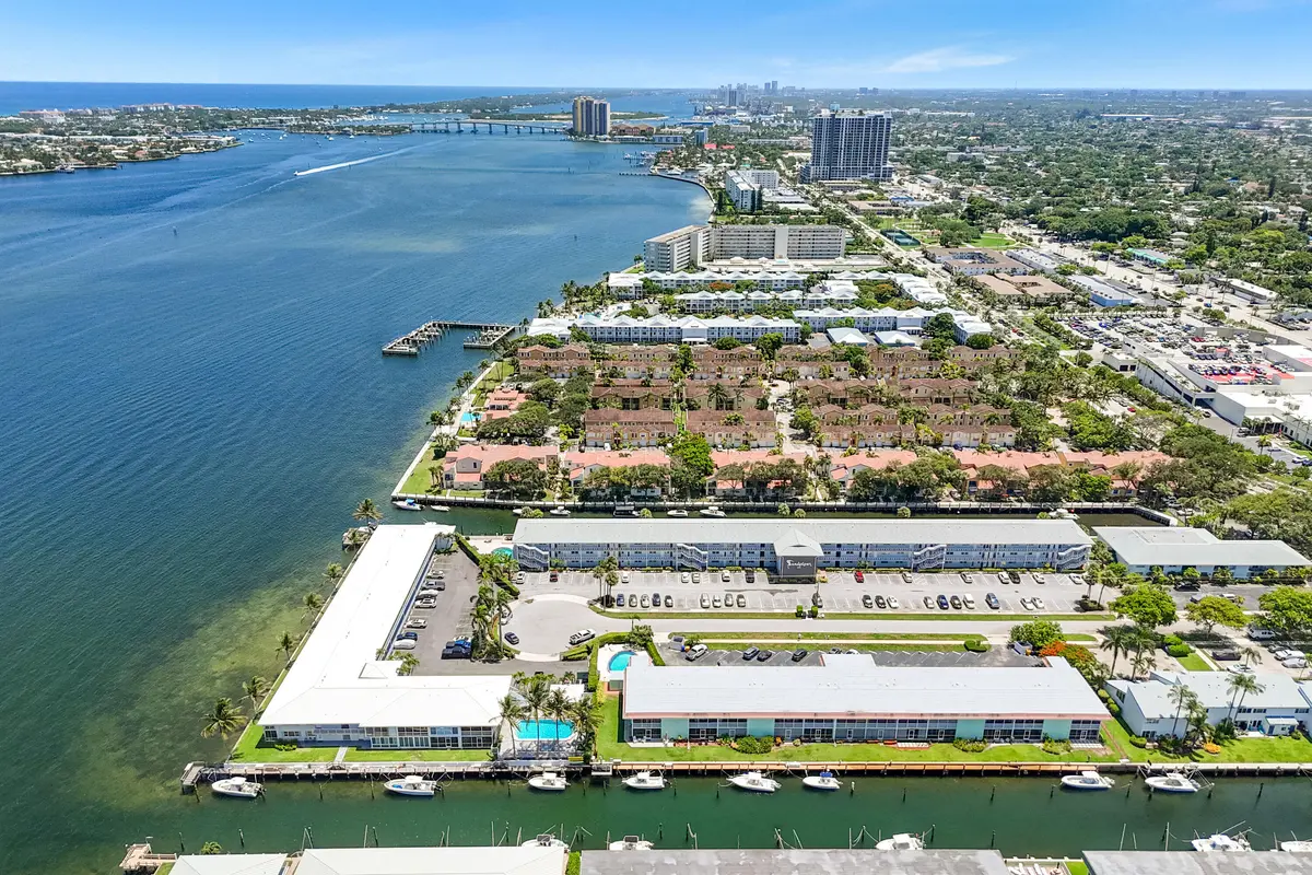 DJI_20260715141431_0151_D at 117 Lehane Terrace 211, North Palm Beach