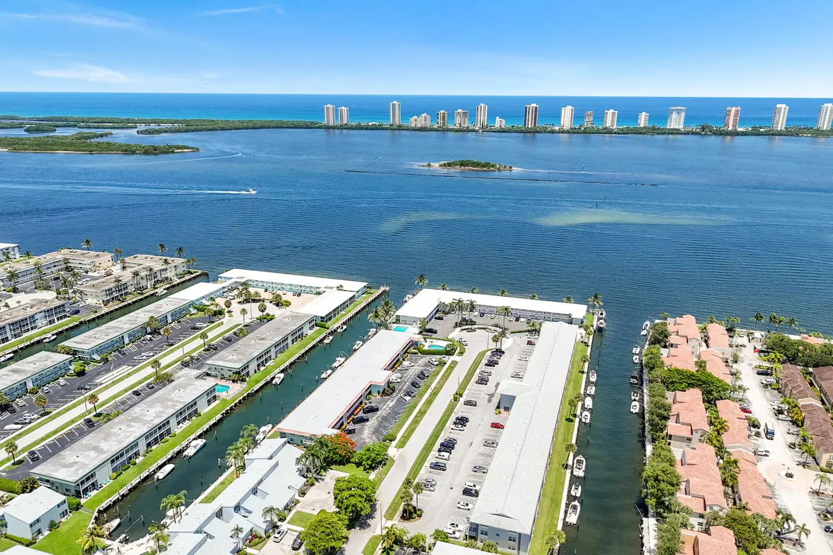 DJI_20260715141510_0157_D at 117 Lehane Terrace 211, North Palm Beach