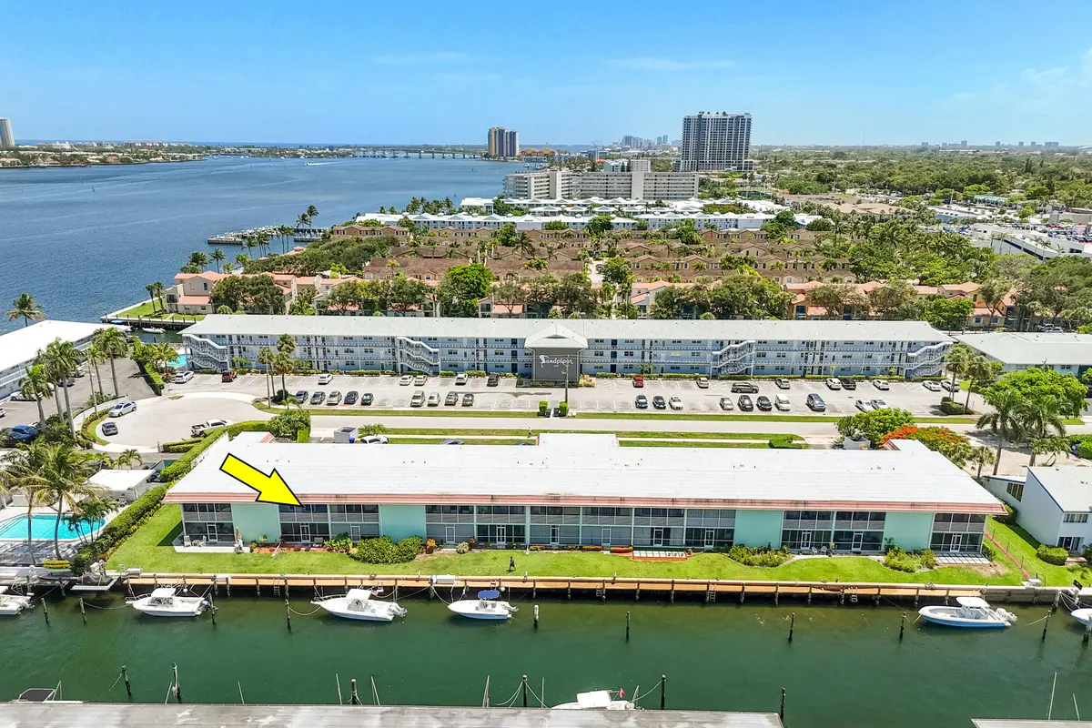 DJI_20260715141711_0177_D A at 117 Lehane Terrace 211, North Palm Beach
