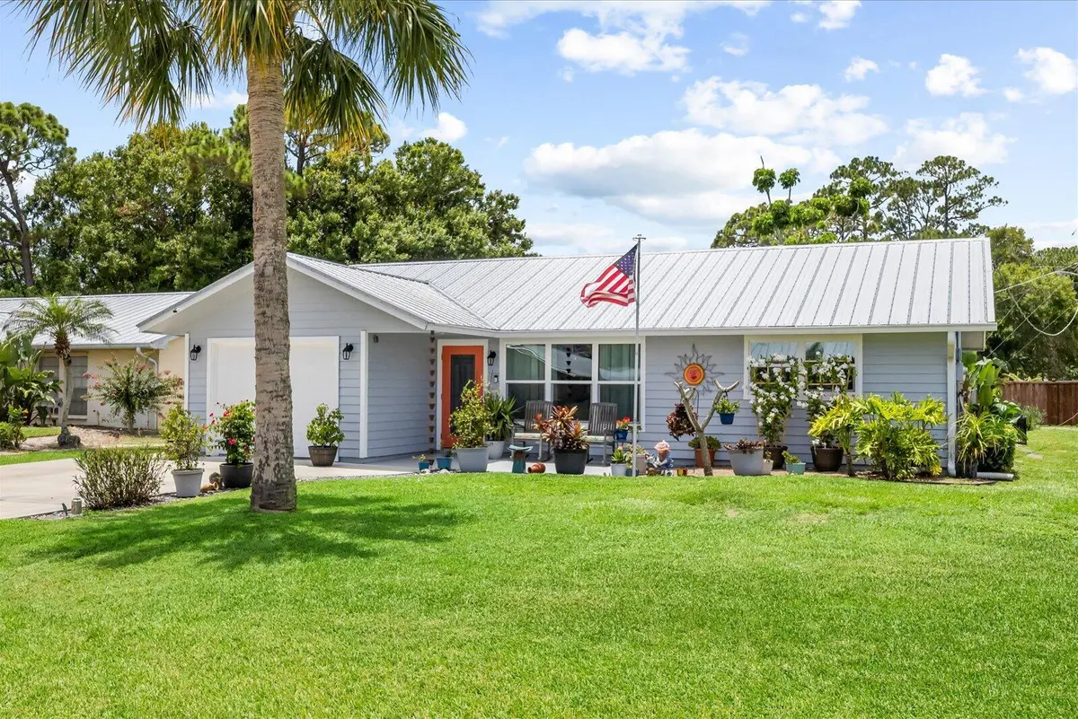 02-19th in-36 at 215 19th Avenue, Vero Beach