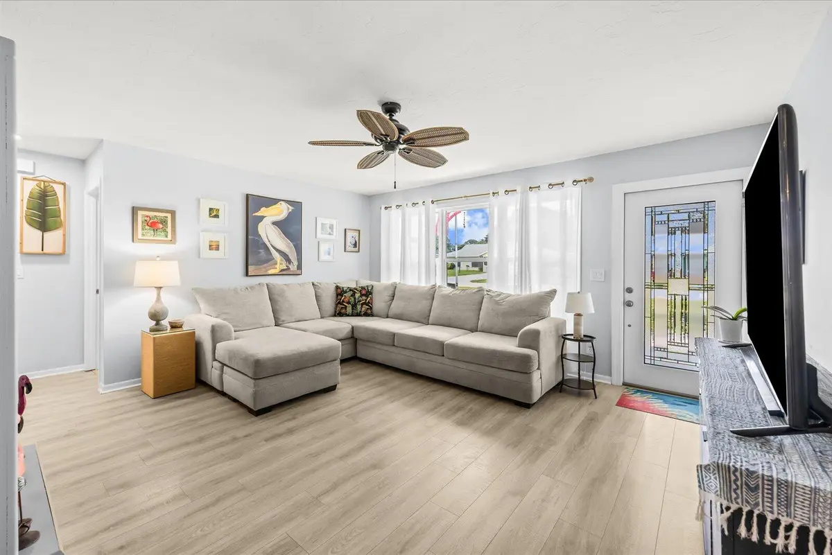 05-19th in-10 at 215 19th Avenue, Vero Beach