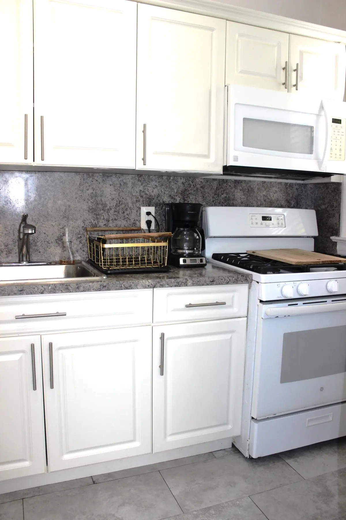 Kitchen at 900 16th Street 204, Miami Beach