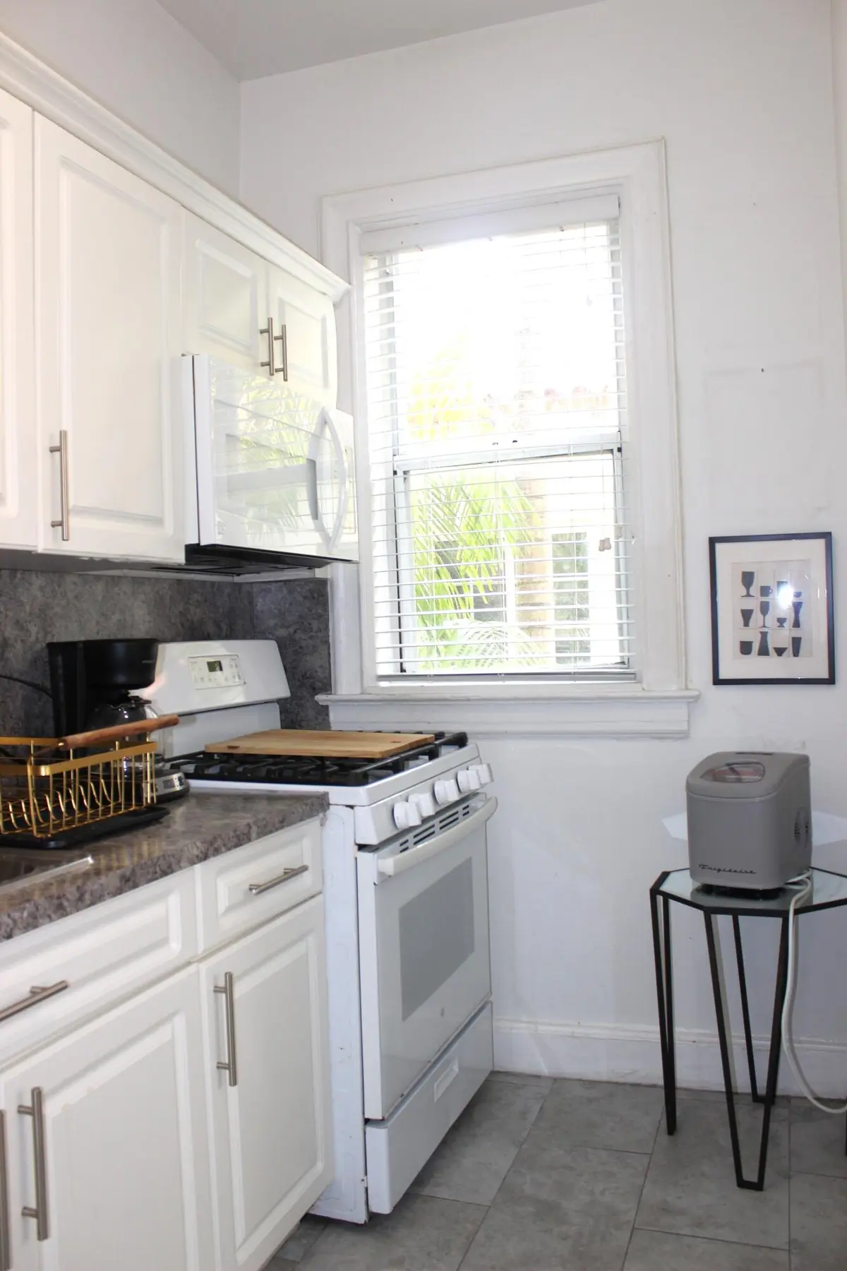 Kitchen at 900 16th Street 204, Miami Beach
