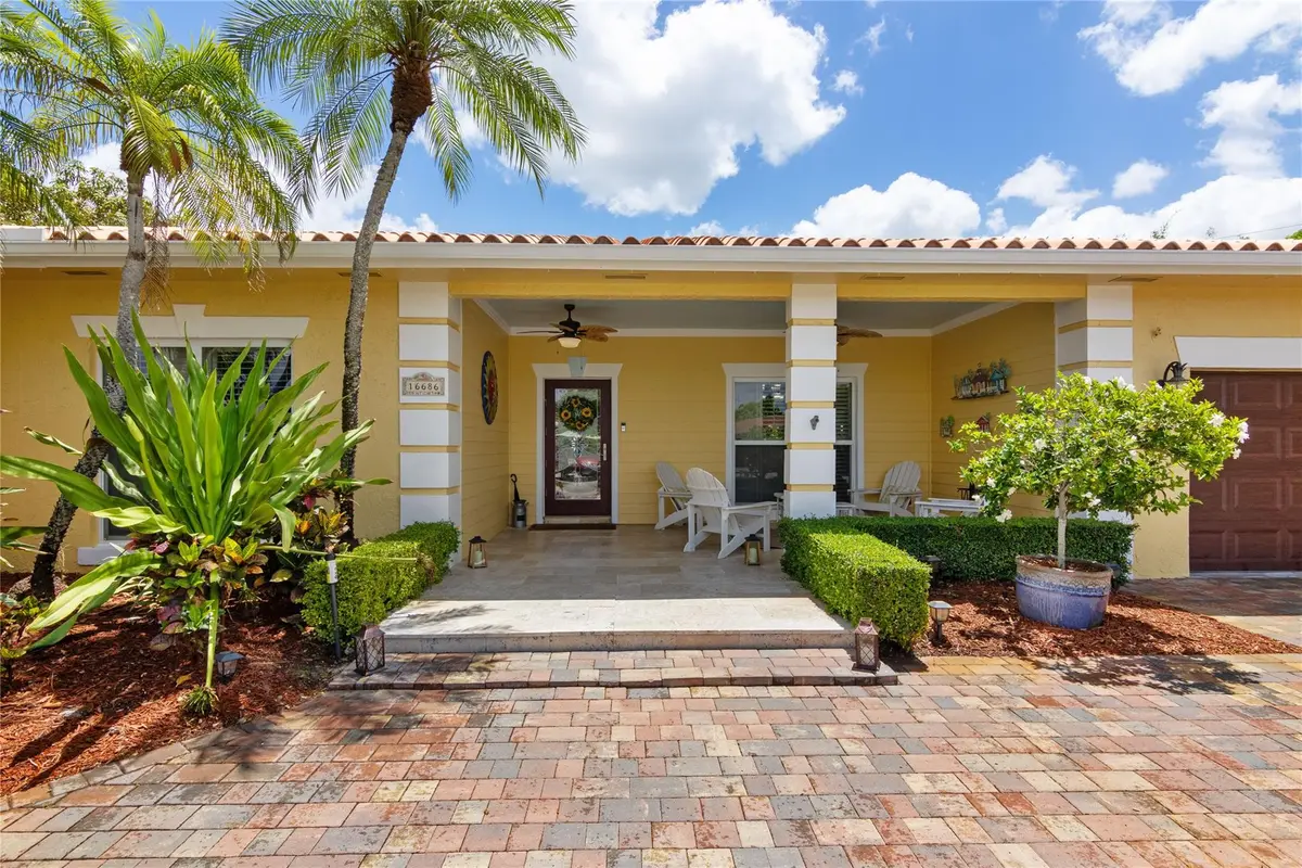 Photo 2 at 16686 GOLFVIEW Drive, Weston