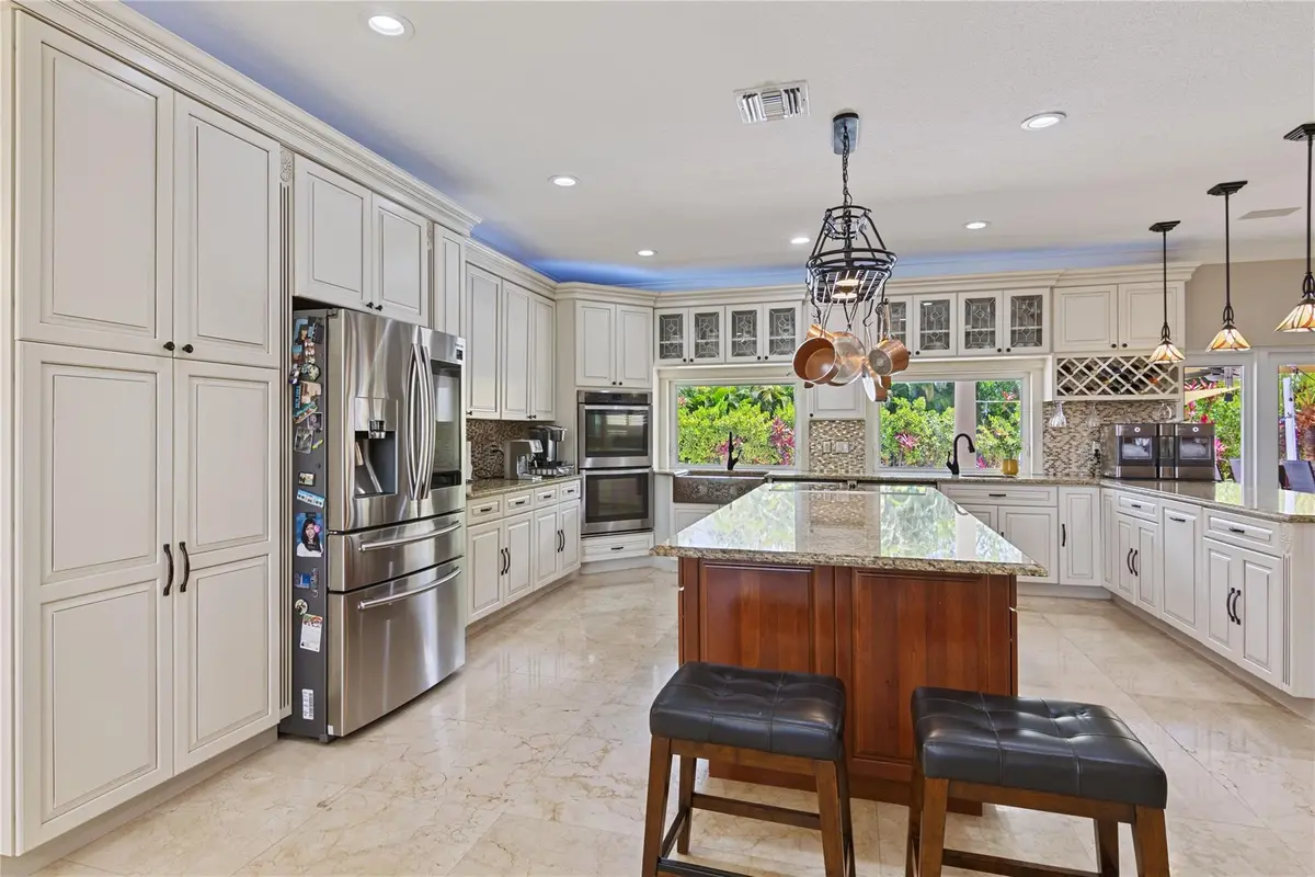 Photo 6 at 16686 GOLFVIEW Drive, Weston