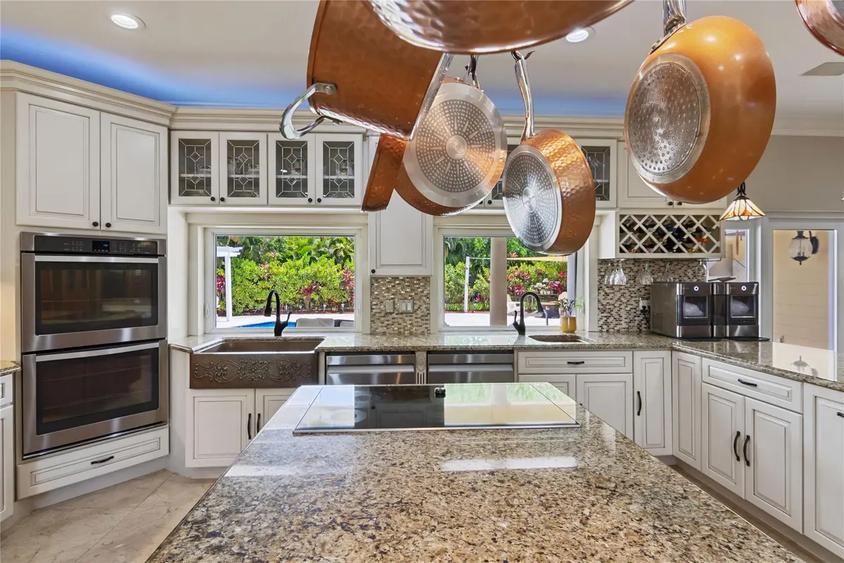 Photo 7 at 16686 GOLFVIEW Drive, Weston