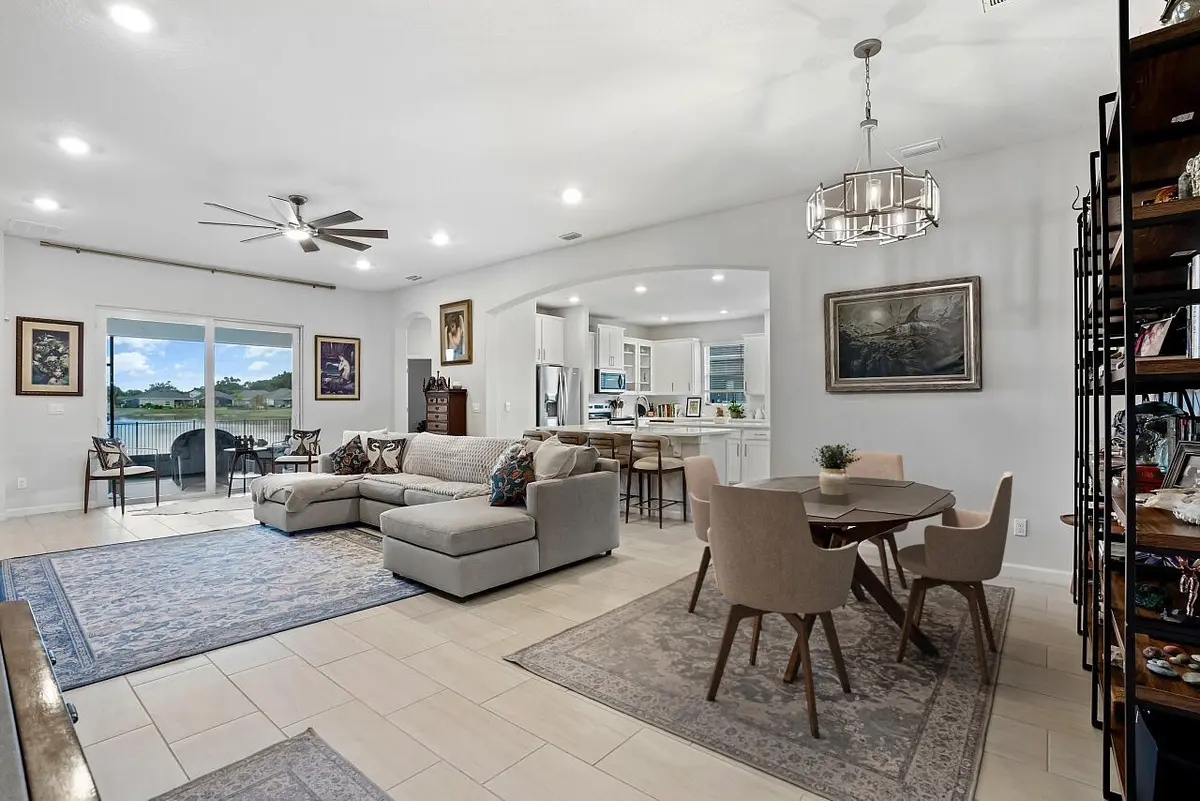 4 (1) at 194 52ND Square, Vero Beach