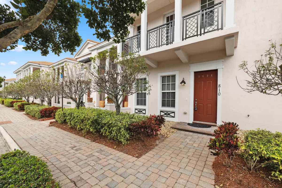 Entrance at 810 NW 83RD Lane, Boca Raton