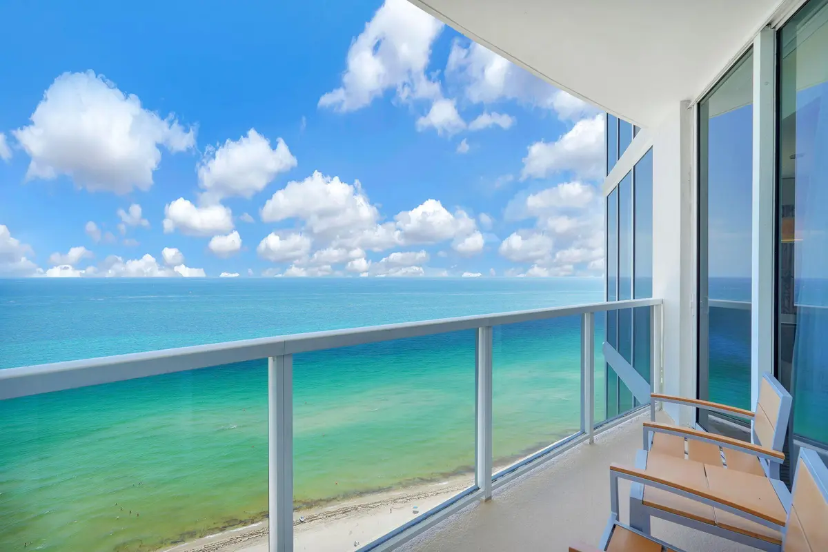 21-web-or-mls-DSC08570 at 18001 Collins Avenue 2609, Sunny Isles Beach