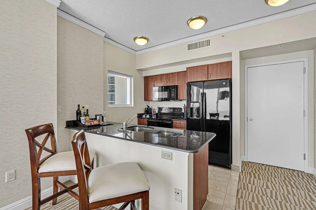43-web-or-mls-DSC08008 at 18001 Collins Avenue 2609, Sunny Isles Beach
