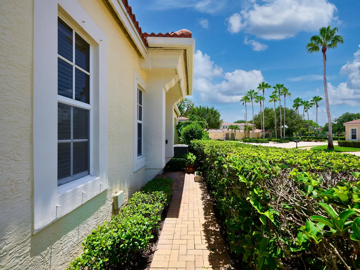 © PYL 0009 at 530 COMMONS Drive, Palm Beach Gardens