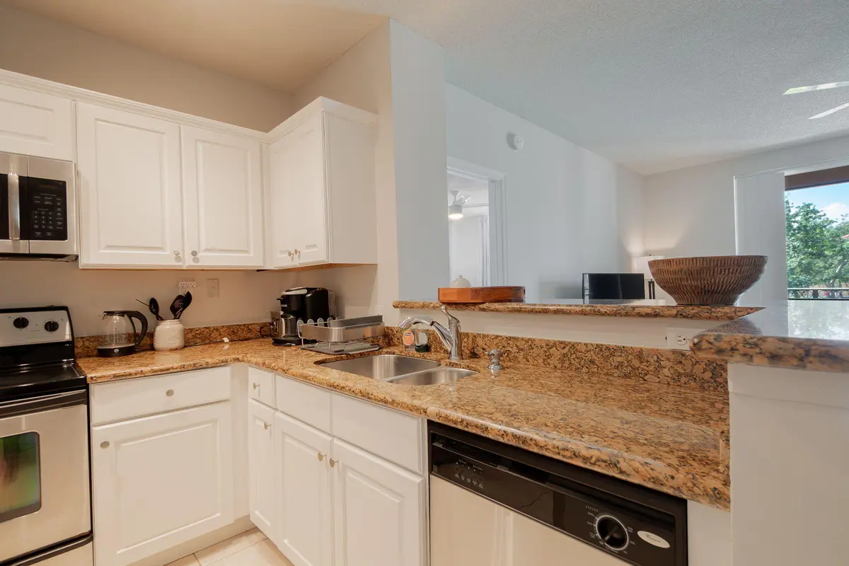 4-web-or-mls-DSC05838 at 11790 St Andrews Place 206, Wellington