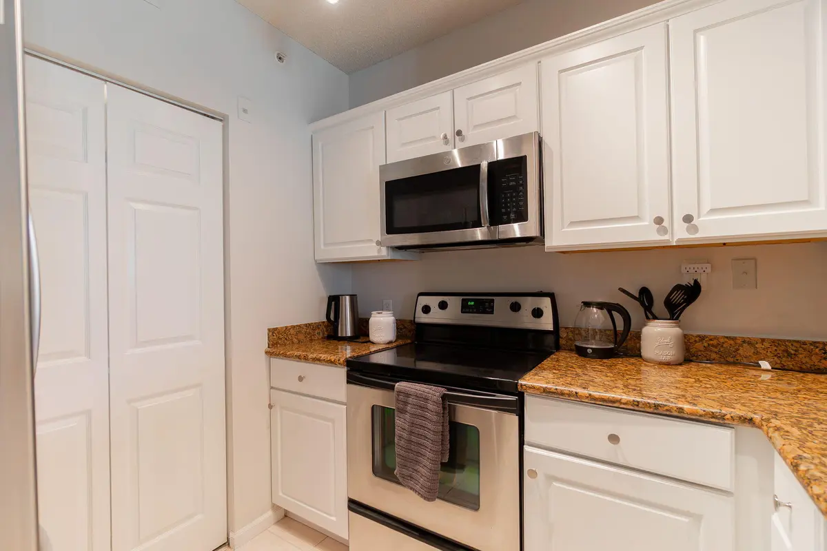 5-web-or-mls-DSC05833 at 11790 St Andrews Place 206, Wellington