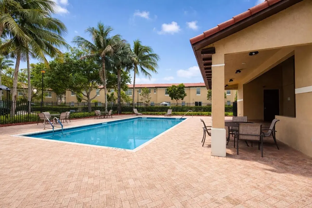 6898pool1 at 6898 Julia Gardens Drive, Coconut Creek