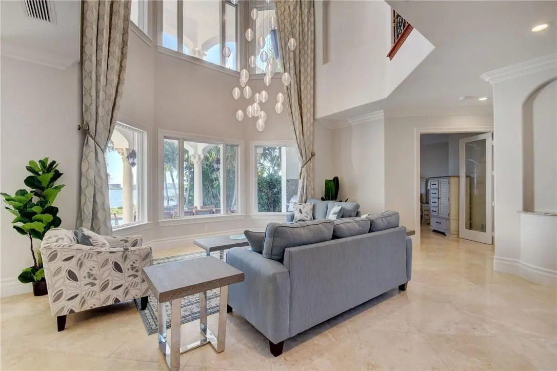 Photo 3 at 1320 S LAKESIDE Drive, Lake Worth Beach