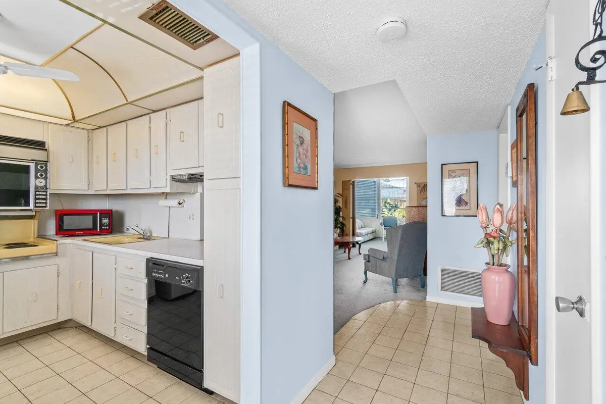 Entryway at 2615 NE 3rd Court 308, Boynton Beach