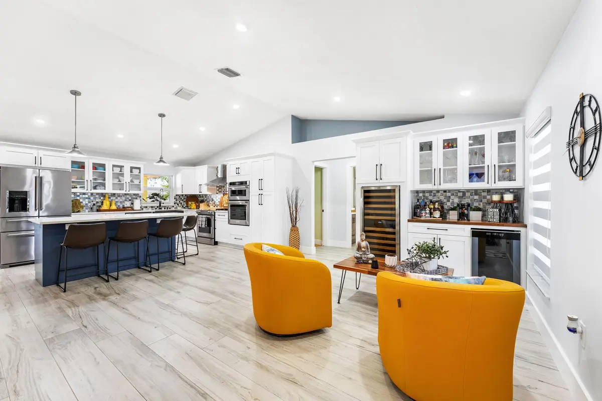 Wet Bar at 1750 17th Avenue, Lake Worth Beach