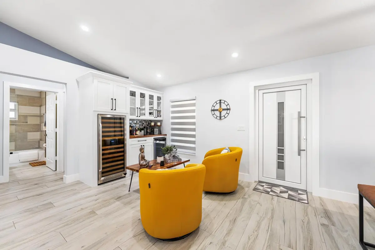 Wet Bar at 1750 17th Avenue, Lake Worth Beach
