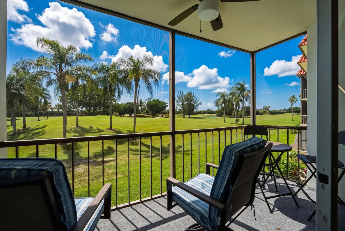 6. Balcont Golf View at 9823 S Hollybrook Lake Drive 206, Pembroke Pines