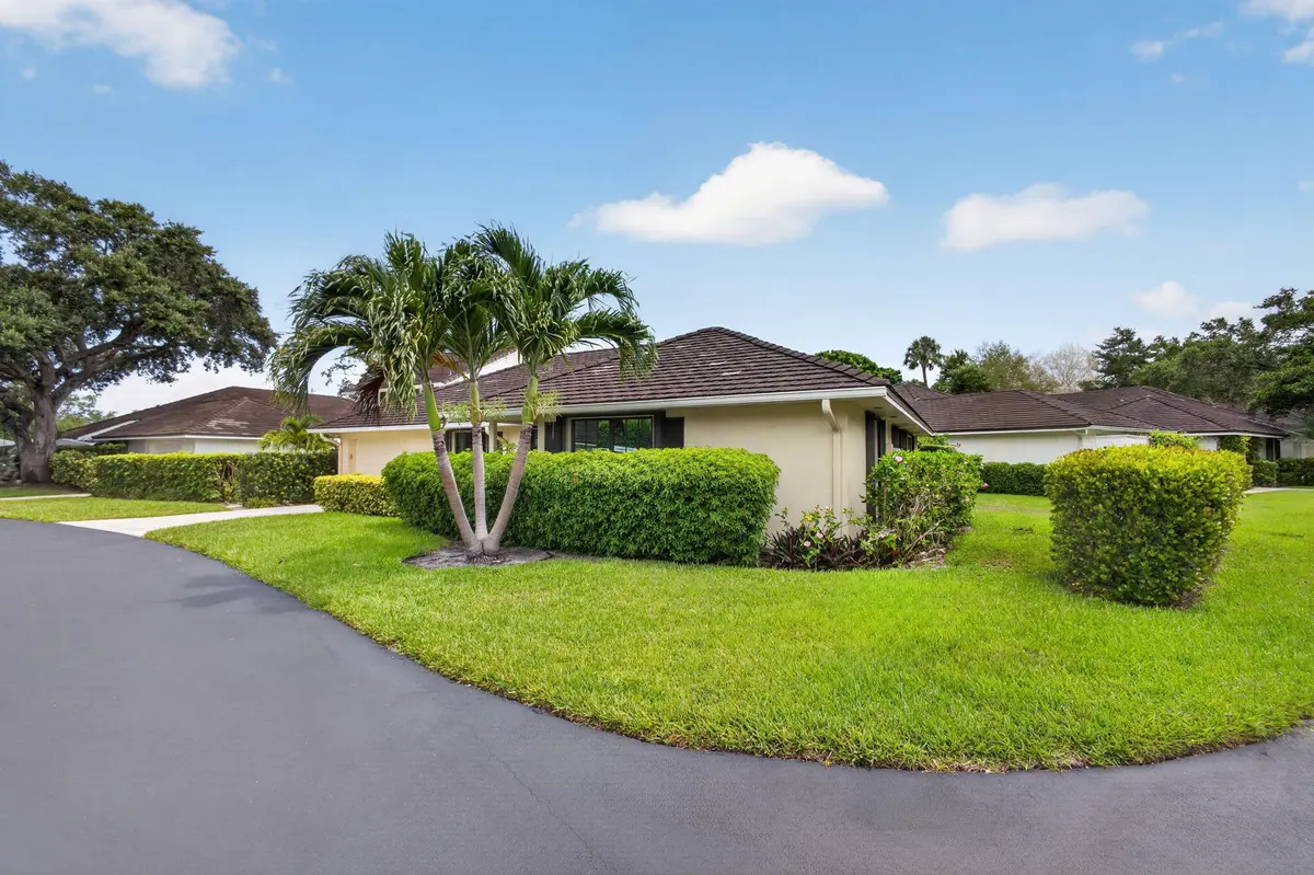 2-web-or-mls-5D1A9979 at 11354 Briarwood Place, North Palm Beach