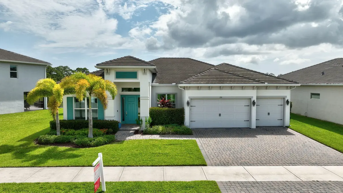 Front at 735 SW PENNFIELD Terrace, Stuart