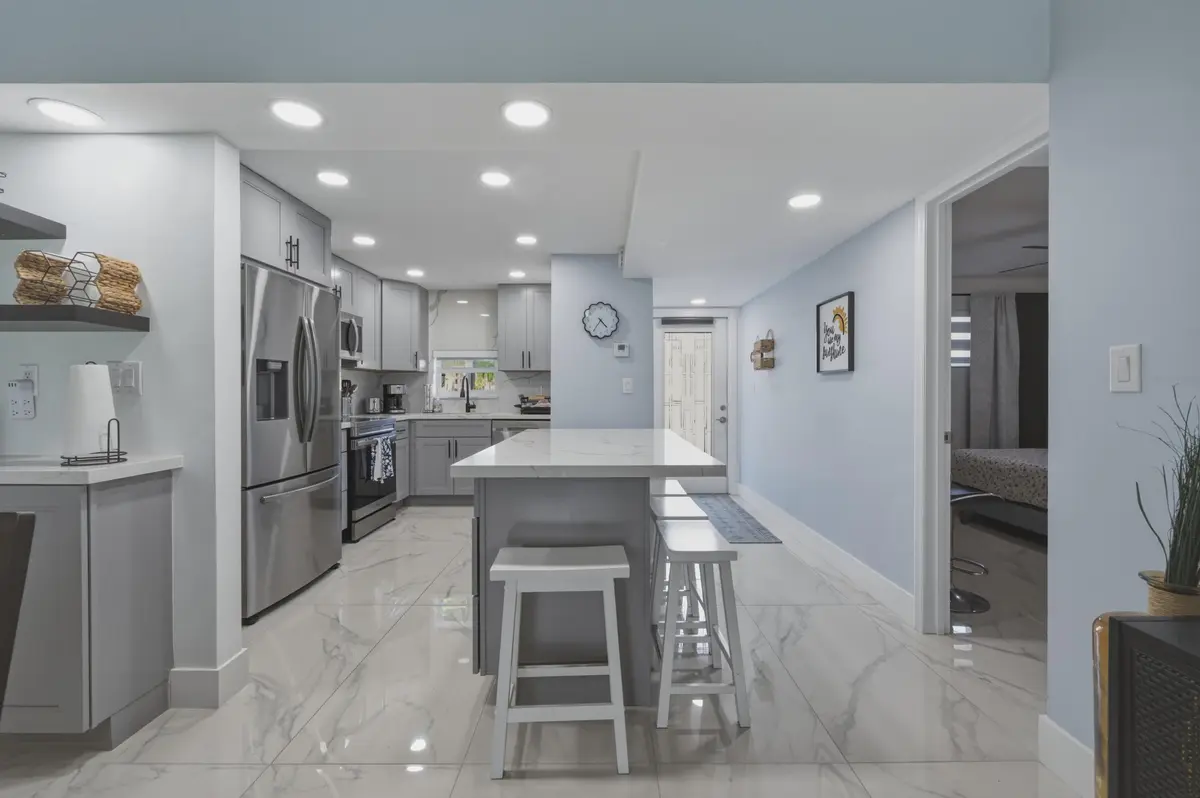 9. Kitchen OK at 9823 S Hollybrook Lake Drive 104, Pembroke Pines