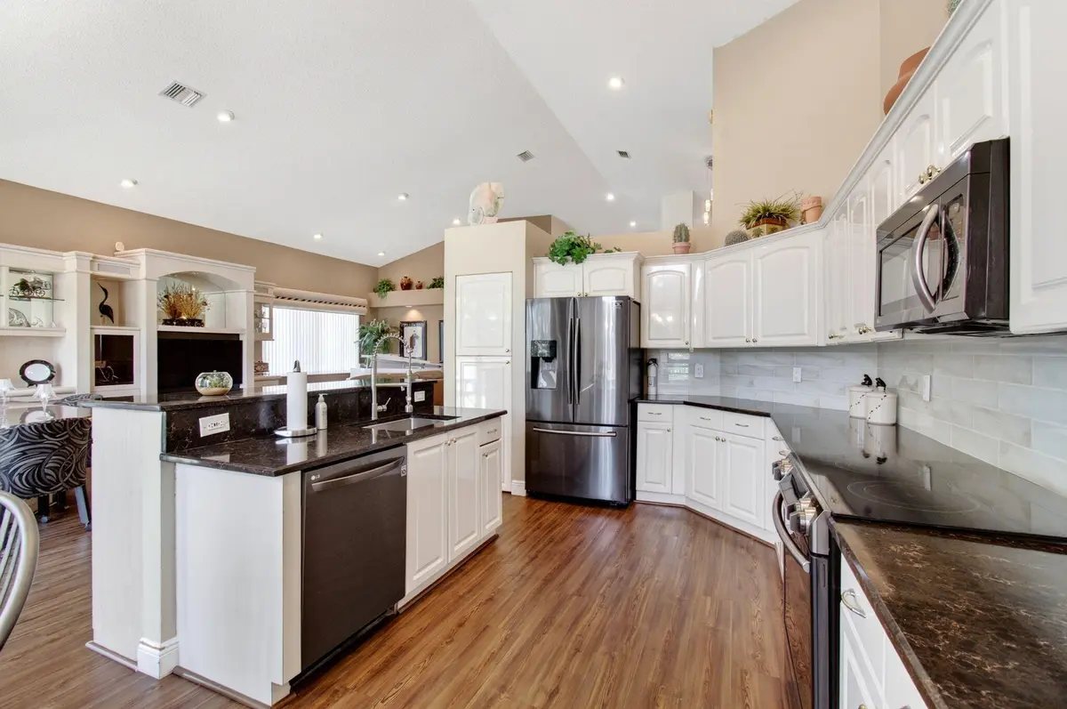 Updated Kitchen at 6070 Terra Mere Circle, Boynton Beach